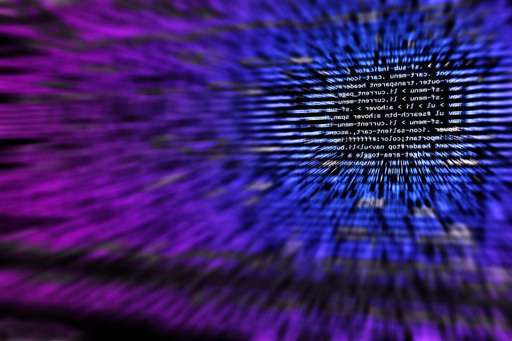 Multi-platform software deployment visualization across Windows, macOS and Linux systems