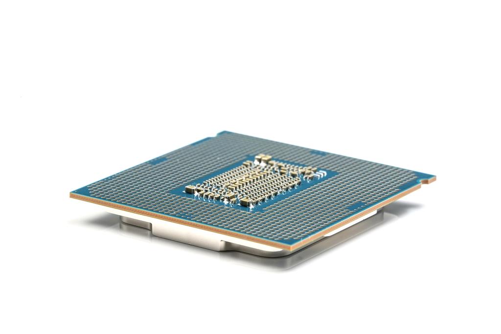 Quantum processing core visualization showing parallel installation threads and performance metrics