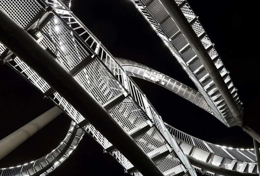 Modern software installation interface showing multiple applications being installed on computer screen